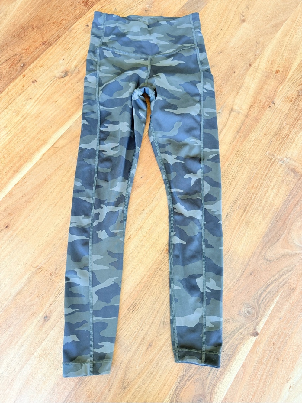 Athleta ultimate Camo 7/8 Tight High-Waist Leggings - size XXS